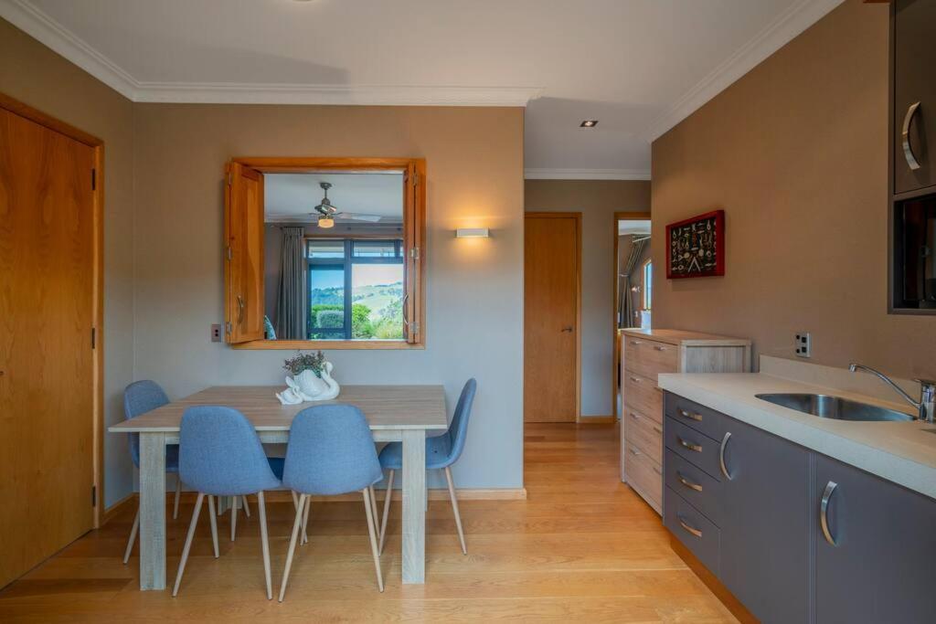 Luxury Country Retreat Apartment Cooks Beach Bagian luar foto
